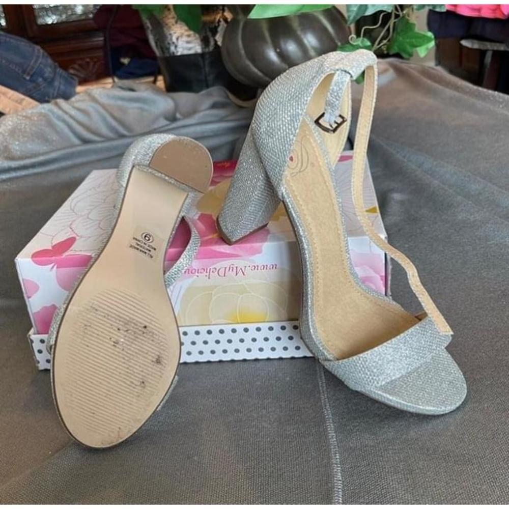 Silver sandals size 9M